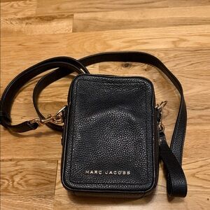 Marc Jacobs Textured Black pebbled Leather Crossbody
